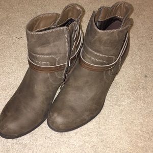 Light Brown Madden Girl Boots